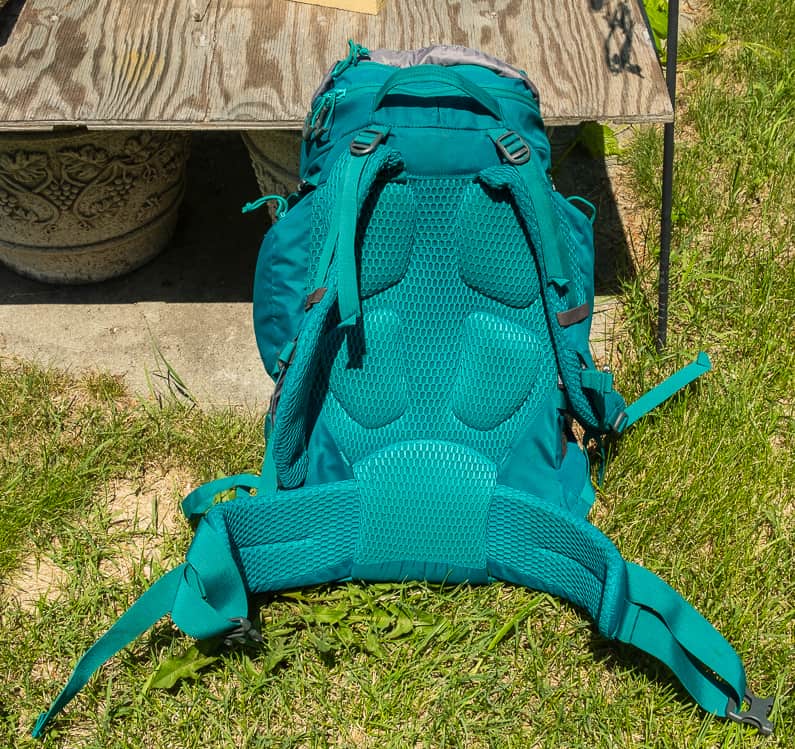 backside of Kelty Redwing backpack